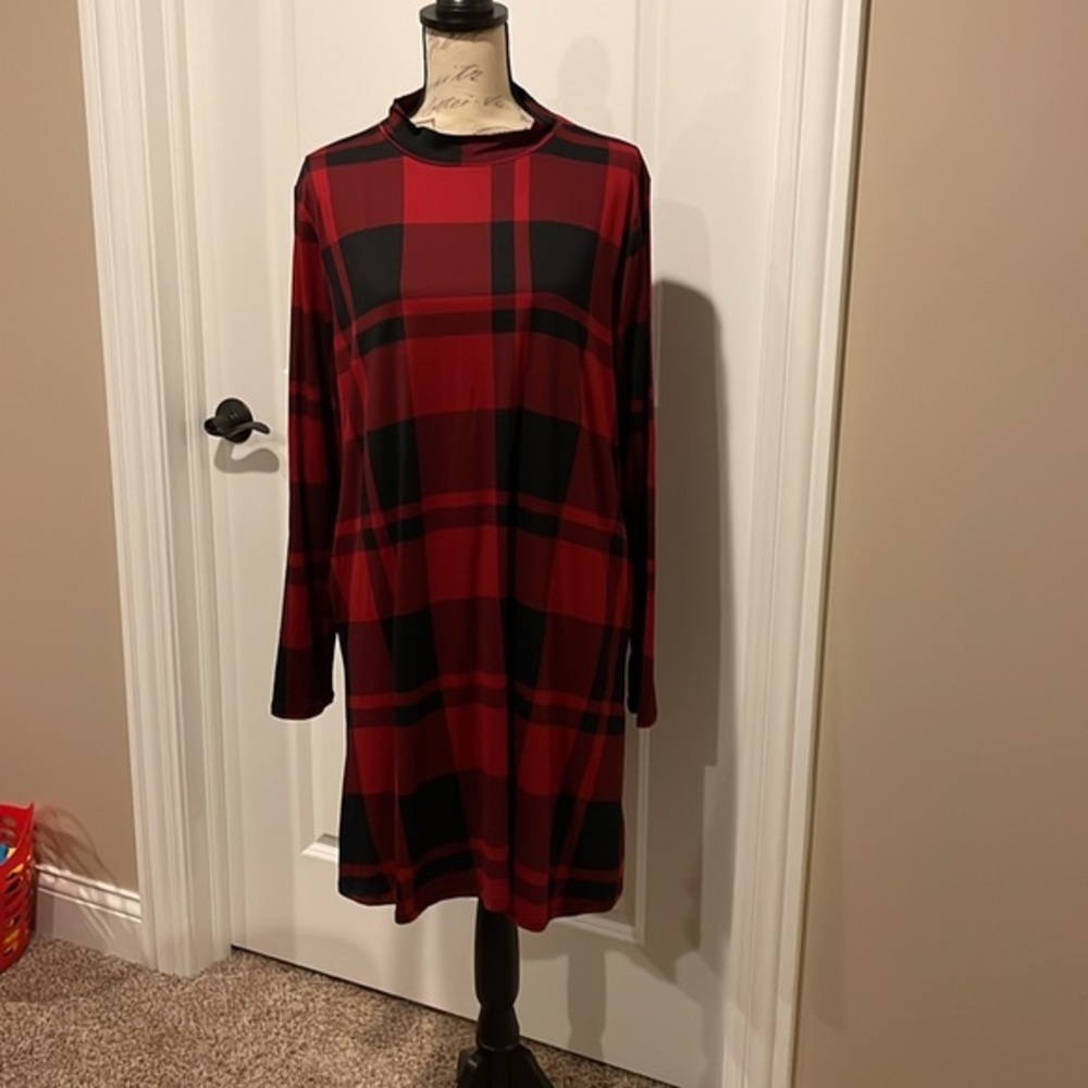 EUC Black and red plaid dress​​